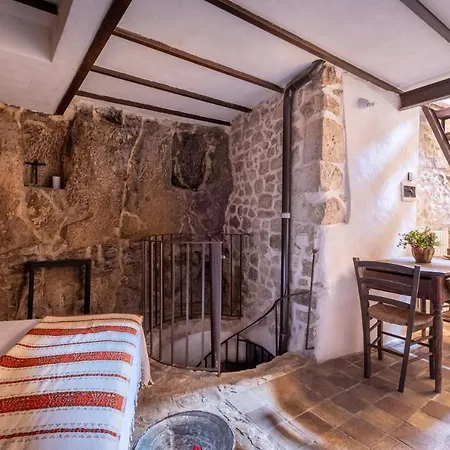 Si-moutique, Le Case-grotte Degli Avi 2 Apartment
