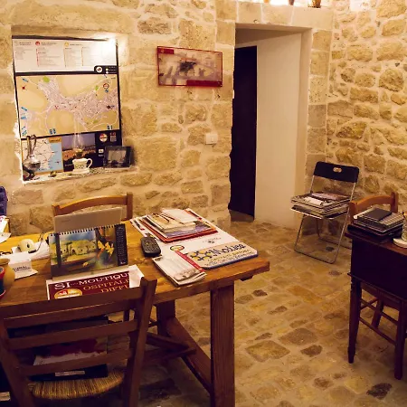 Si-moutique, Le Case-grotte Degli Avi 2 *